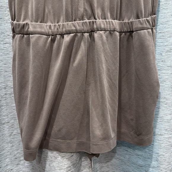 🚨2/$10‼️BcbgMaxAzria Andy Romper - Picture 10 of 13